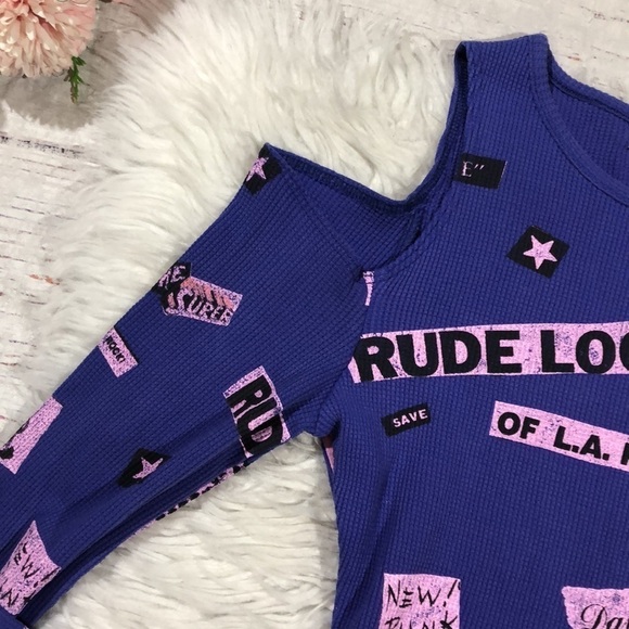 Daydreamer RUDE LOOKS COLD SHOULDER THERMAL GRAPHIC CROP Top - Picture 13 of 13